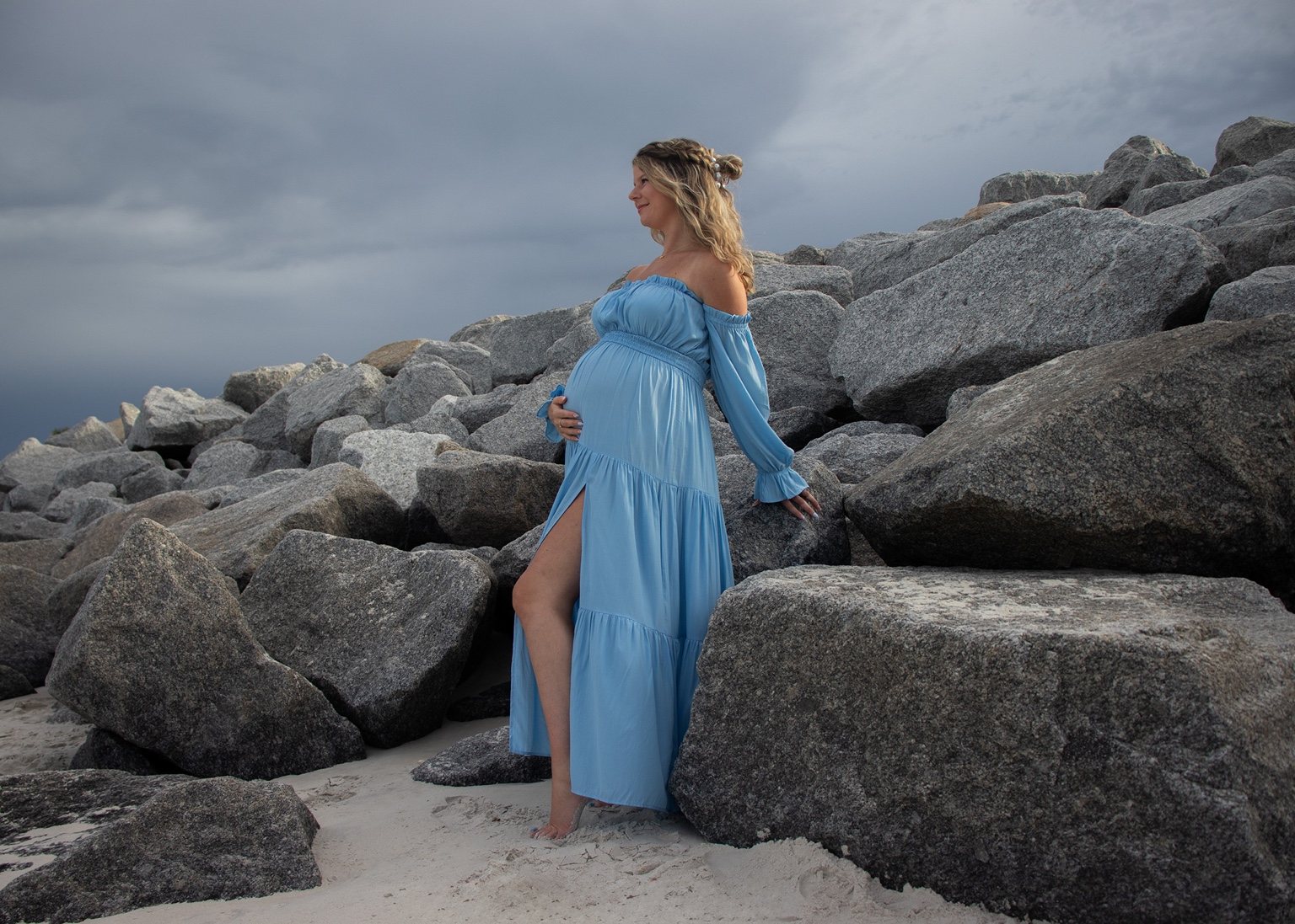 Maternity portrait on the beach